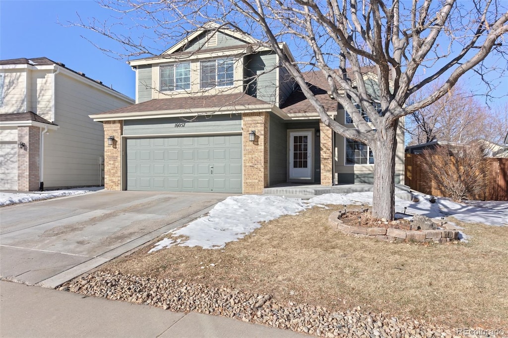 view of front property featuring a garage