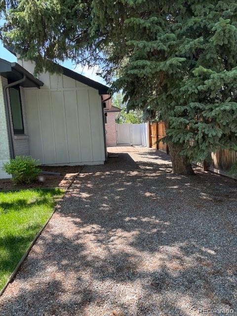 2998 S Adams St, Denver, CO 80210 - view of yard
