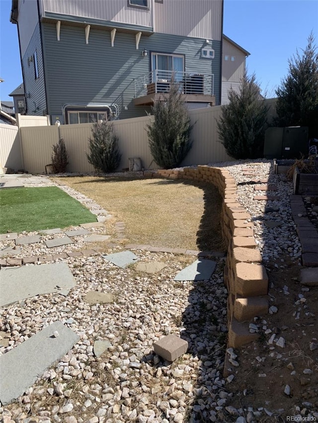 view of yard featuring fence