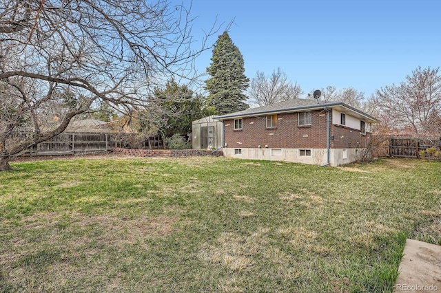 exterior space featuring a fenced backyard