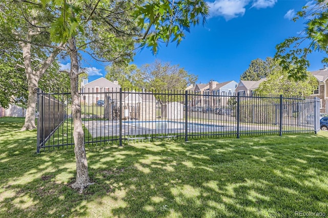 view of yard with a residential view