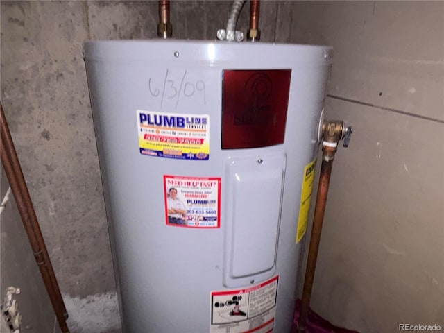 3910 E Orchard Rd, Centennial, CO 80121 - utility room with water heater