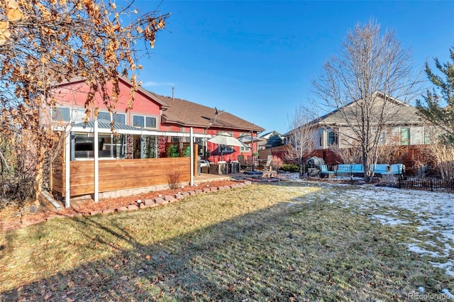 view of yard featuring an outdoor hangout area and a patio area