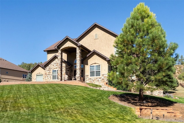 view of front facade with a front yard