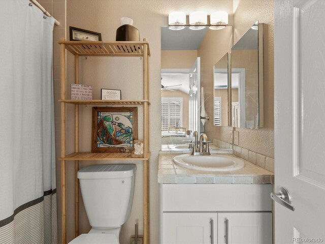 9323 Notts Ct, Lone Tree, CO 80124 - full bath featuring vanity and a shower with curtain