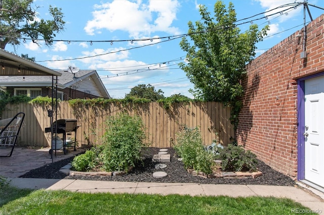 3154 N Columbine St, Denver, CO 80205 - view of yard featuring a patio