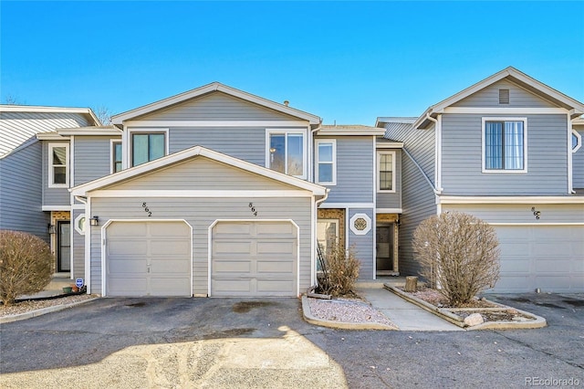 view of front facade featuring a garage