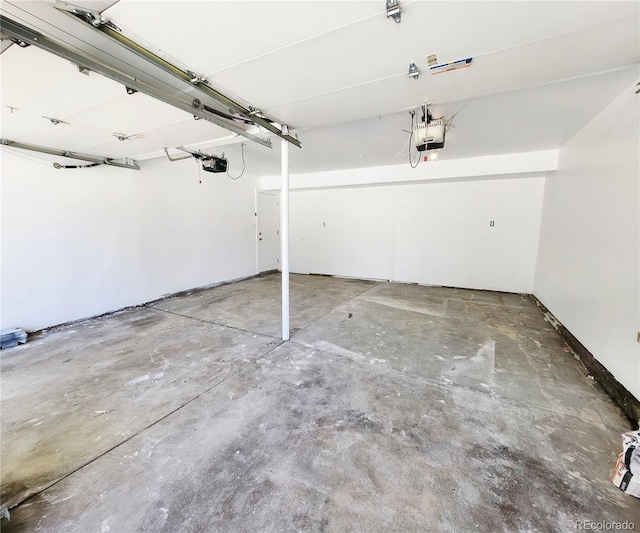 16800 E Bails Pl, Aurora, CO 80017 - garage featuring a garage door opener