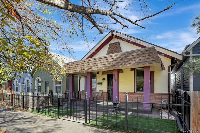 bungalow-style house featuring covered porch