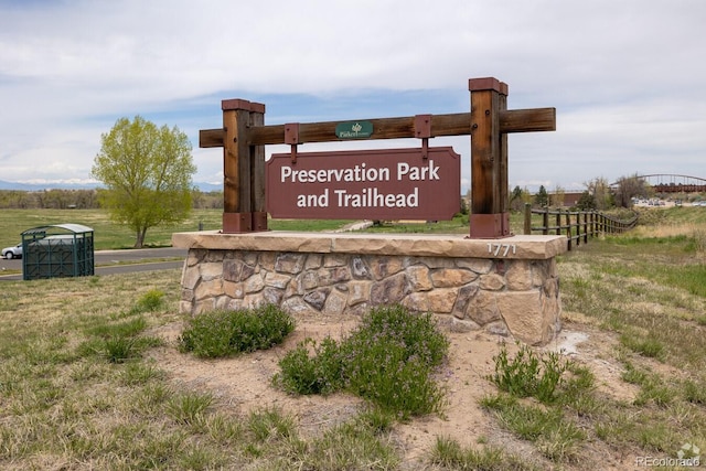 view of community / neighborhood sign