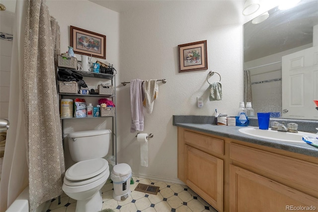 2246 S Ensenada St, Aurora, CO 80013 - bathroom with vanity and toilet