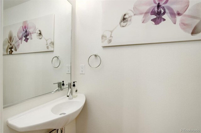 2138 N Glenarm Pl, Denver, CO 80205 - bathroom with a sink