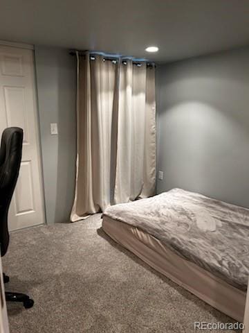 bedroom featuring carpet flooring