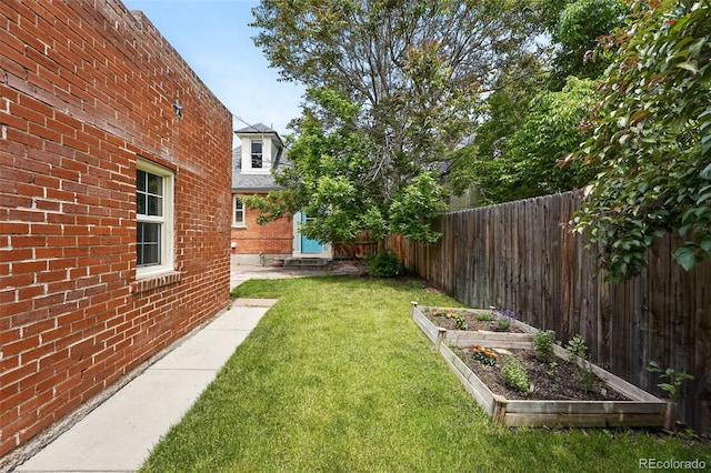 3330 W 30th Ave, Denver, CO 80211 - view of yard featuring a garden