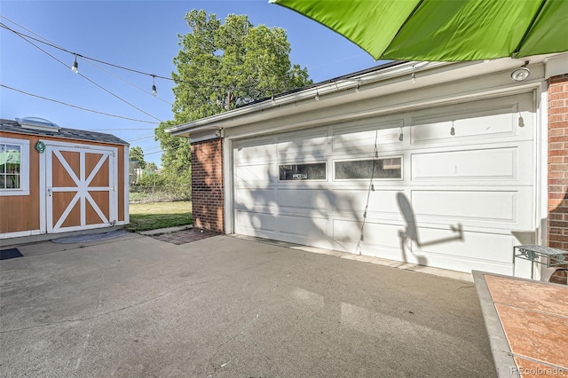 7060 Avrum Dr, Denver, CO 80221 - view of garage