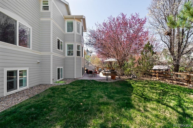 view of yard with a patio area
