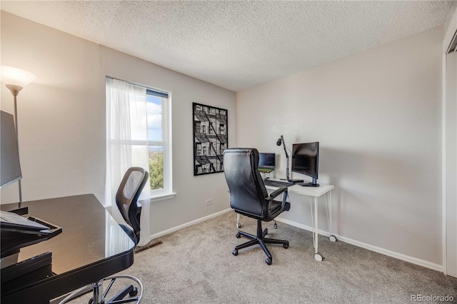 2917 S Locust St, Denver, CO 80222 - carpeted office with a textured ceiling and baseboards