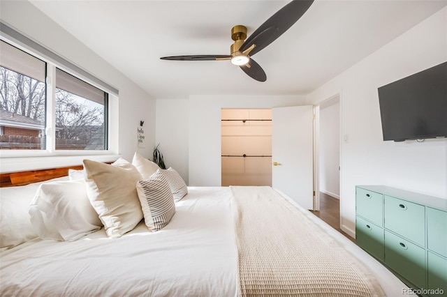 bedroom with ceiling fan