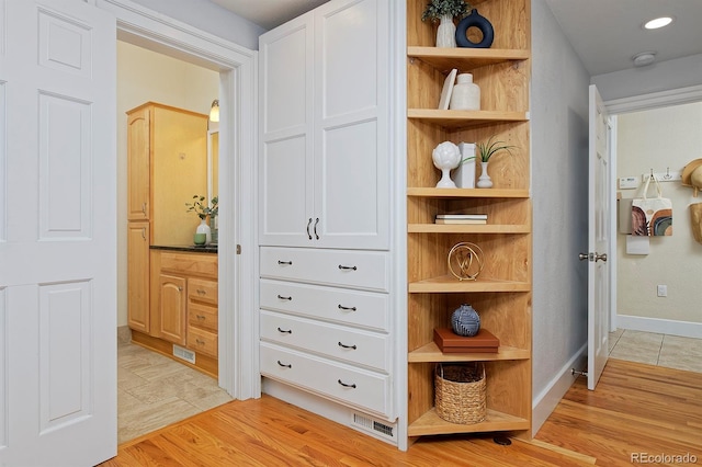 2527 W Dunkeld Pl, Denver, CO 80211 - view of closet