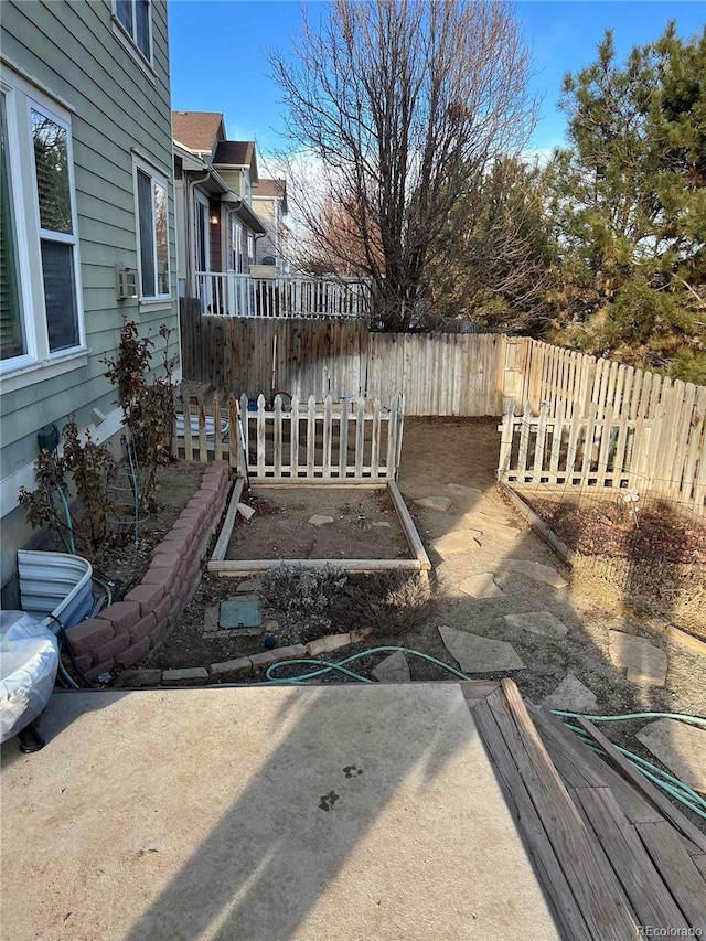 10636 Racine Cir, Commerce City, CO 80022 - view of yard featuring a patio area