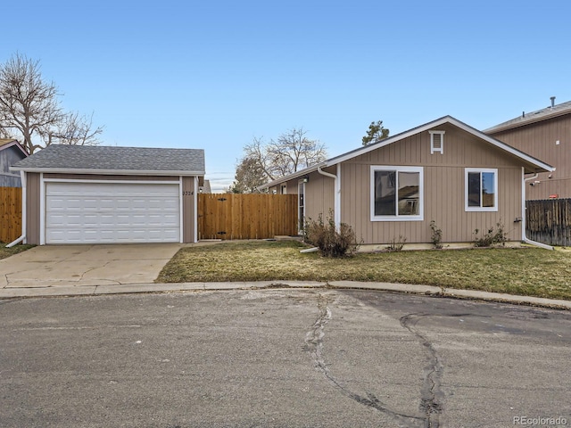 single story home with a front lawn