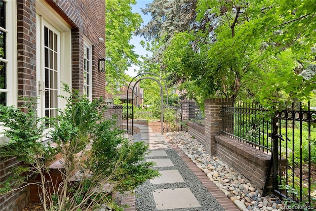 3309 E 7th Avenue Pkwy, Denver, CO 80206 - view of yard