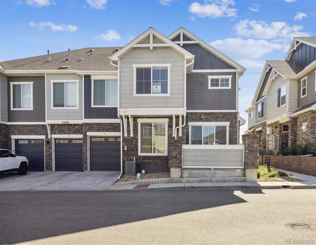 view of front of house featuring a garage