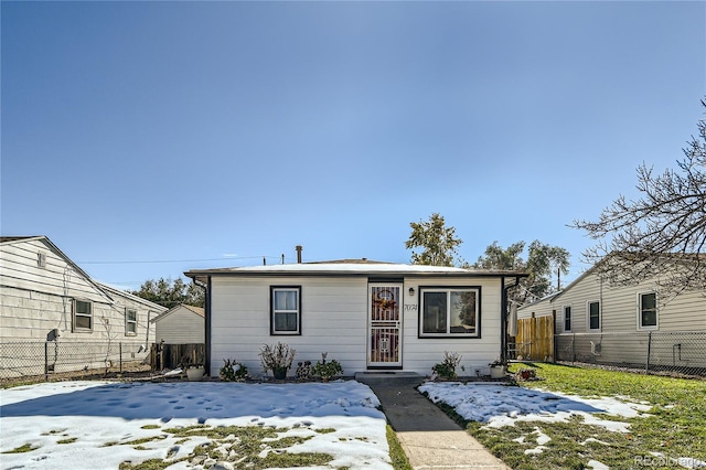 view of front of property