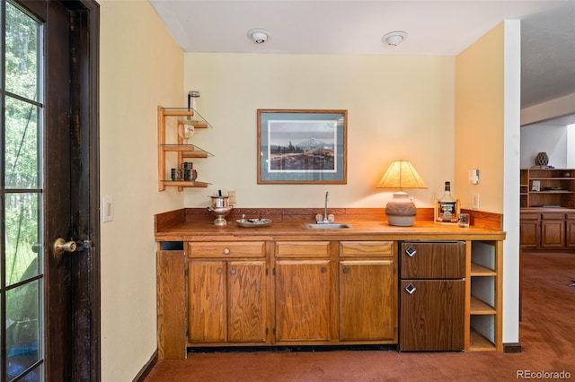 2246 Gcr 8, Fraser, CO 80442 - indoor wet bar with carpet floors and baseboards