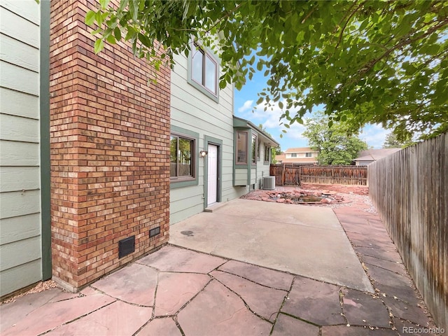 1460 Belmont Dr, Longmont, CO 80503 - fenced backyard with a patio