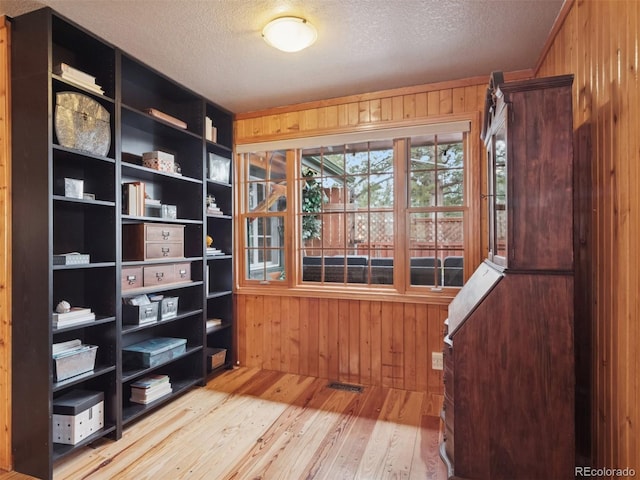 27905 Mariposa Rd, Evergreen, CO 80439 - interior space featuring visible vents