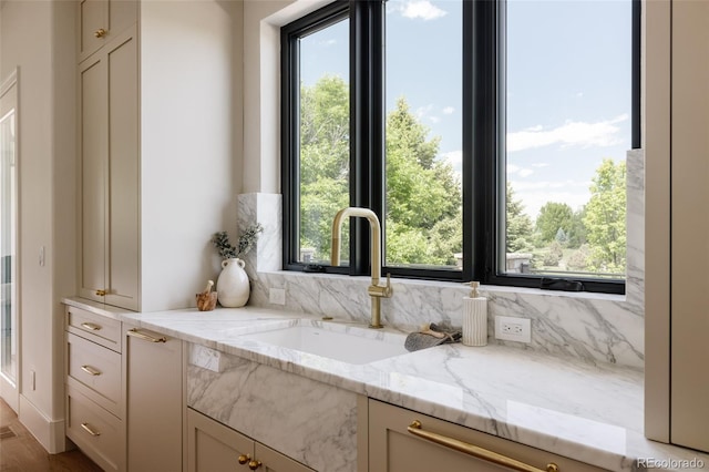 8937 Little Raven Trl, Niwot, CO 80503 - bathroom with healthy amount of natural light