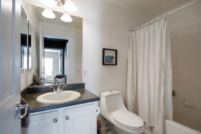 full bathroom featuring vanity, toilet, and shower / bath combo