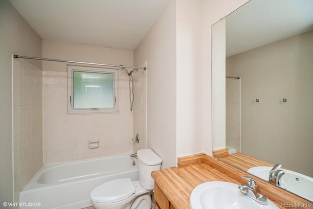 7325 S Houstoun Waring Cir, Littleton, CO 80120 - bathroom with vanity and washtub / shower combination