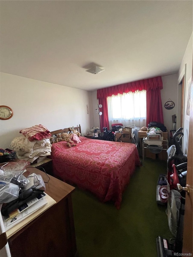 bedroom with carpet flooring