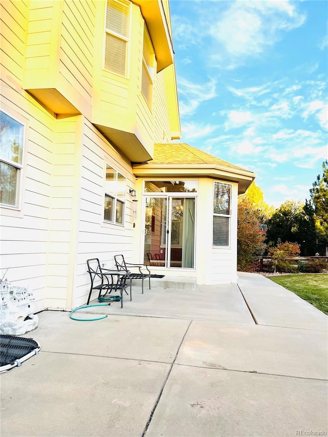 16866 E Peakview Ave, Aurora, CO 80016 - view of patio / terrace