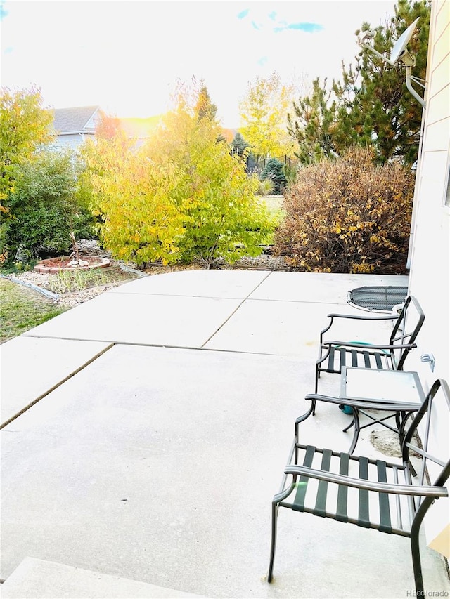 16866 E Peakview Ave, Aurora, CO 80016 - view of patio / terrace
