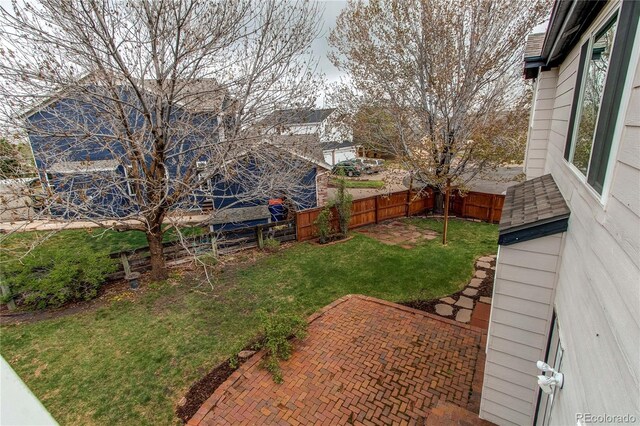 view of yard featuring a patio area