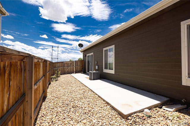 view of yard with a patio area