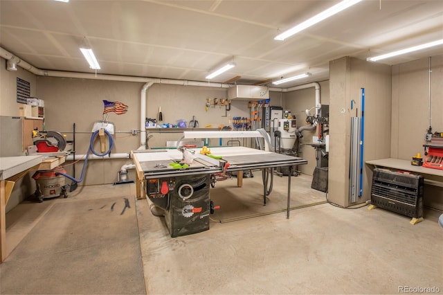 2754 County Rd 421, Florissant, CO 80816 - garage featuring a workshop area