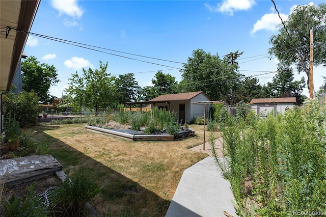 4815 S Pennsylvania St, Englewood, CO 80113 - view of yard featuring an outbuilding