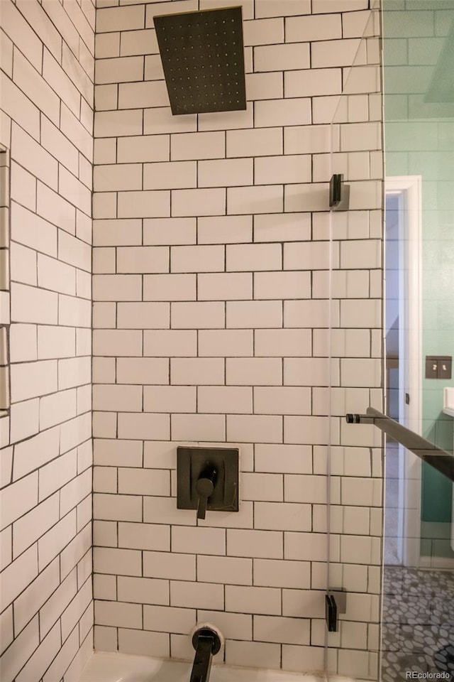 3300 W Florida Ave Unit 37, Denver, CO 80219 - full bath featuring shower / tub combination