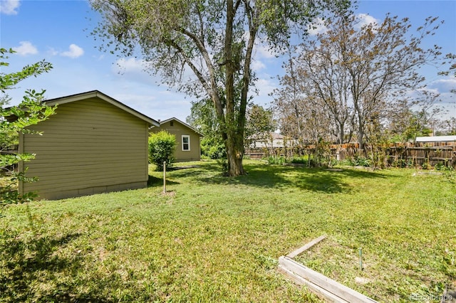 180 S Lamar St, Lakewood, CO 80226 - view of yard