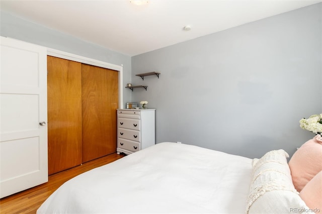 916 E Ln Salle St, Colorado Springs, CO 80907 - bedroom with wood finished floors and a closet