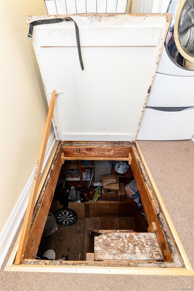 916 E Ln Salle St, Colorado Springs, CO 80907 - view of staircase