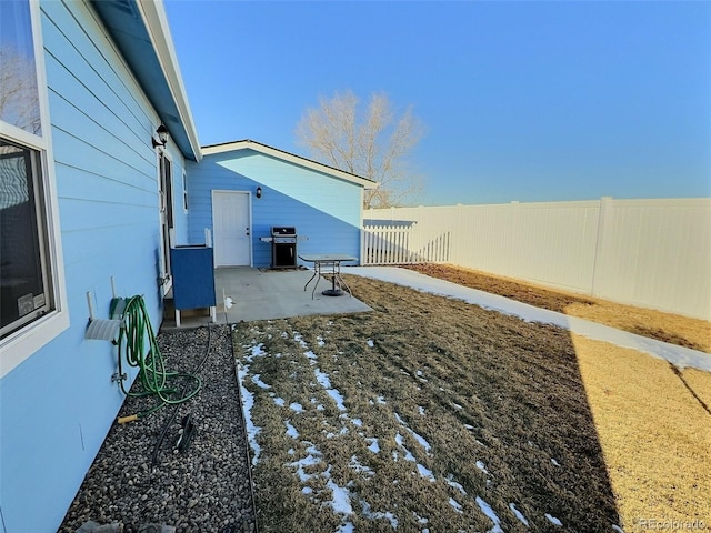 view of yard with a patio