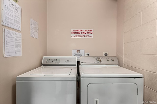 laundry room featuring independent washer and dryer