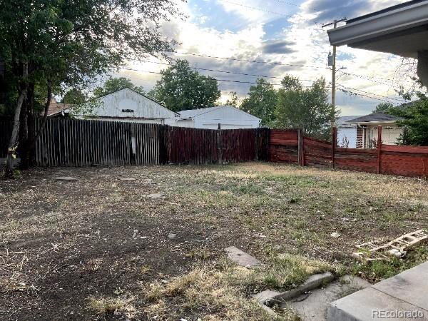 527 S Bryant St, Denver, CO 80219 - view of yard