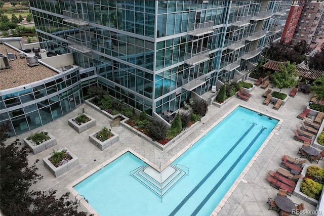 view of swimming pool