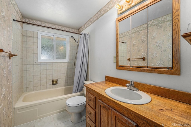 10171 W 69th Ave, Arvada, CO 80004 - bathroom featuring shower / bath combination with curtain, vanity, and tile patterned floors